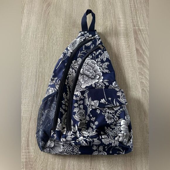 NWOT … Blue Floral Navy Sling Bag - Picture 1 of 4